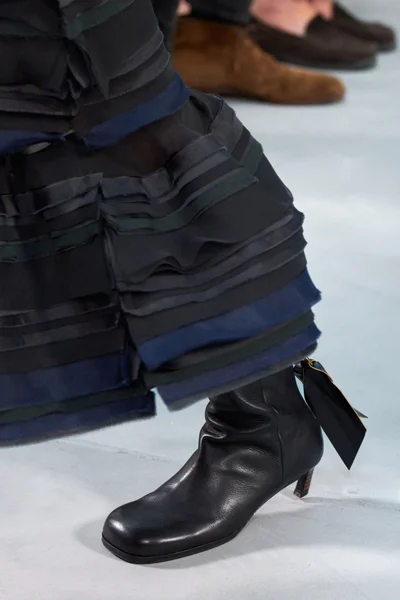 Look 25